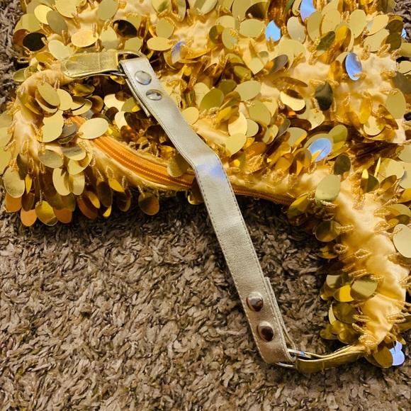 Fun Gold Purse - Picture 3 of 4